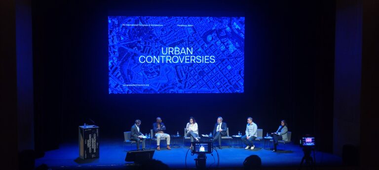 Explorando las Controversias Urbanas: